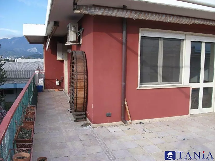 Immagine 4 di Attico in vendita  a Carrara