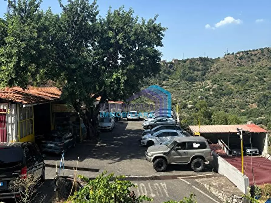 Immagine 4 di Negozio in vendita  a Taormina