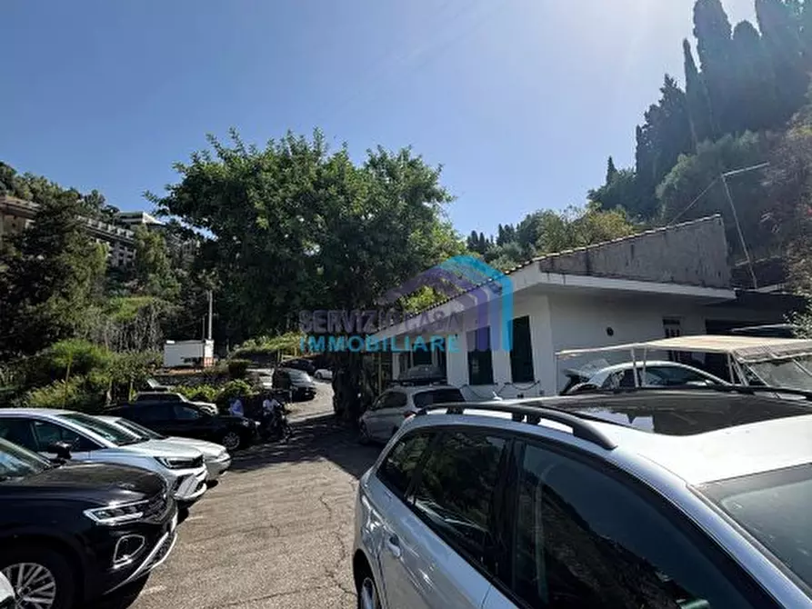 Immagine 8 di Negozio in vendita  a Taormina