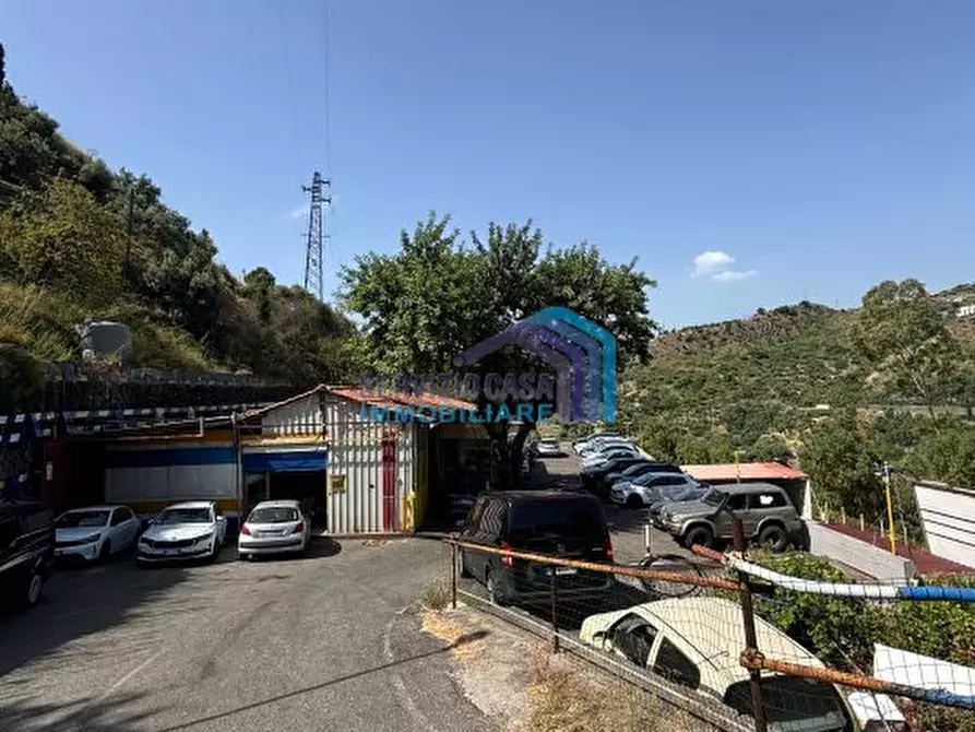 Immagine 2 di Negozio in vendita  a Taormina