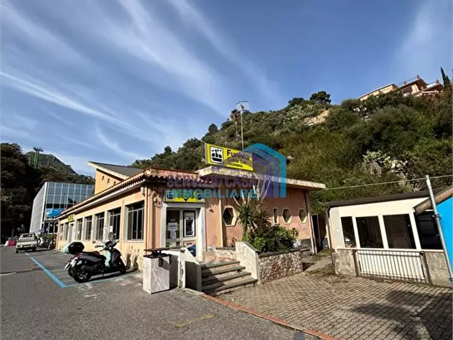 Immagine 5 di Negozio in vendita  a Taormina