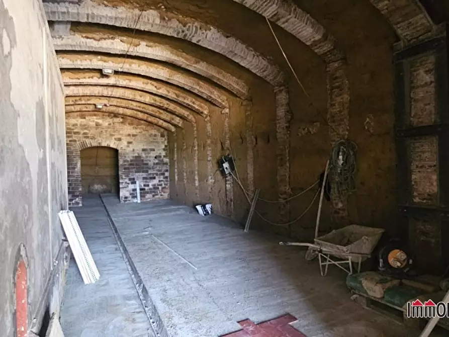 Immagine 9 di Azienda agricola in vendita  a Poggibonsi