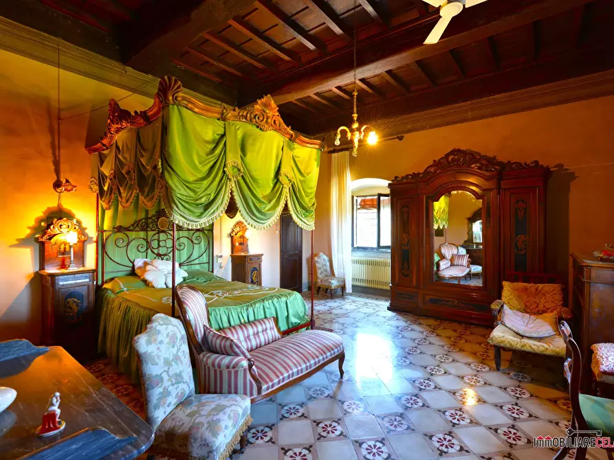 Immagine 3 di Azienda agricola in vendita  a Castellina In Chianti