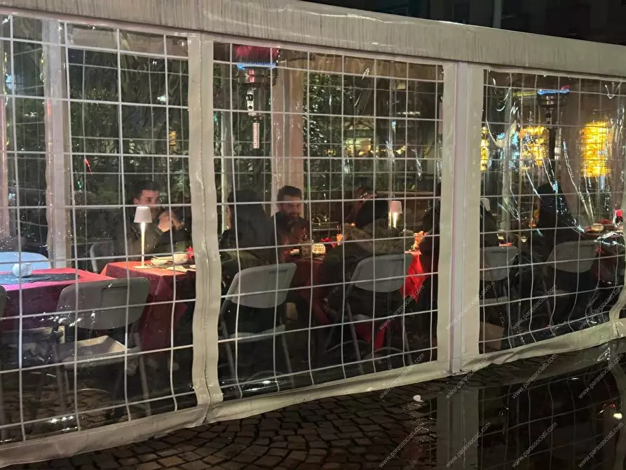 Immagine 9 di Bar / Ristorante in vendita  a Milano