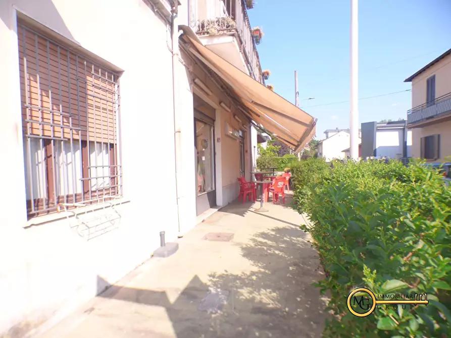 Immagine 5 di Negozio in vendita  a Melzo