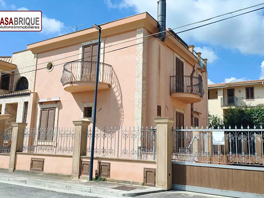 Immagine 2 di Villa in vendita  a Casteldaccia