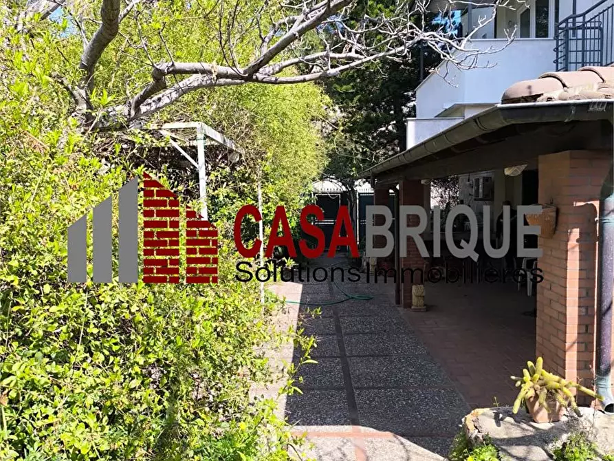 Immagine 4 di Villa in vendita  3 a Casteldaccia