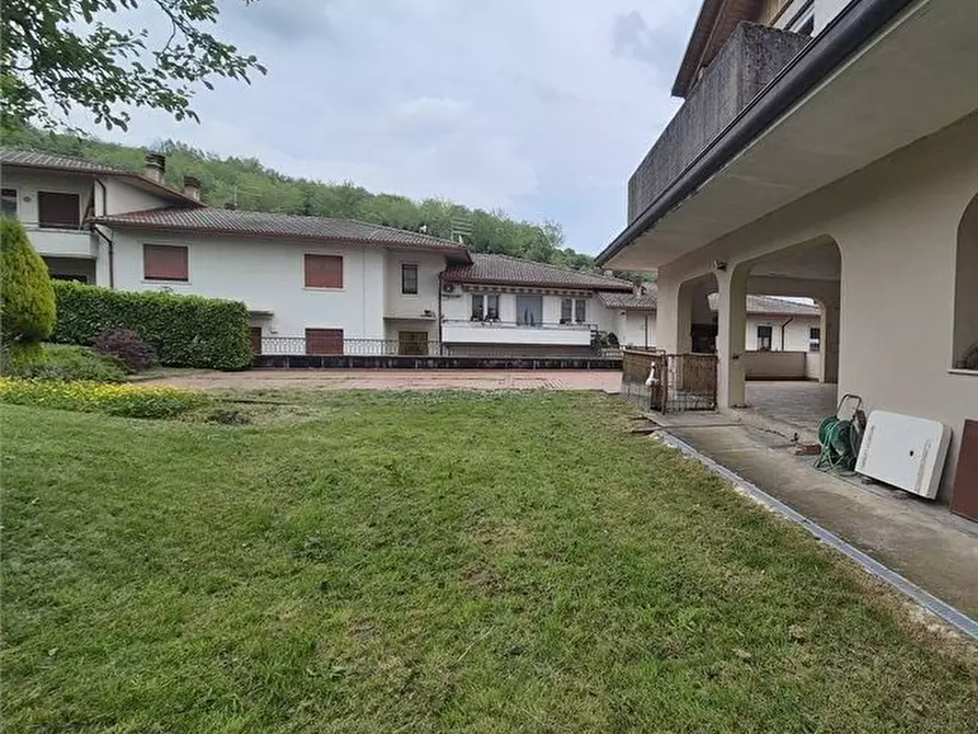 Immagine 2 di Villa in vendita  a Lugo Di Vicenza