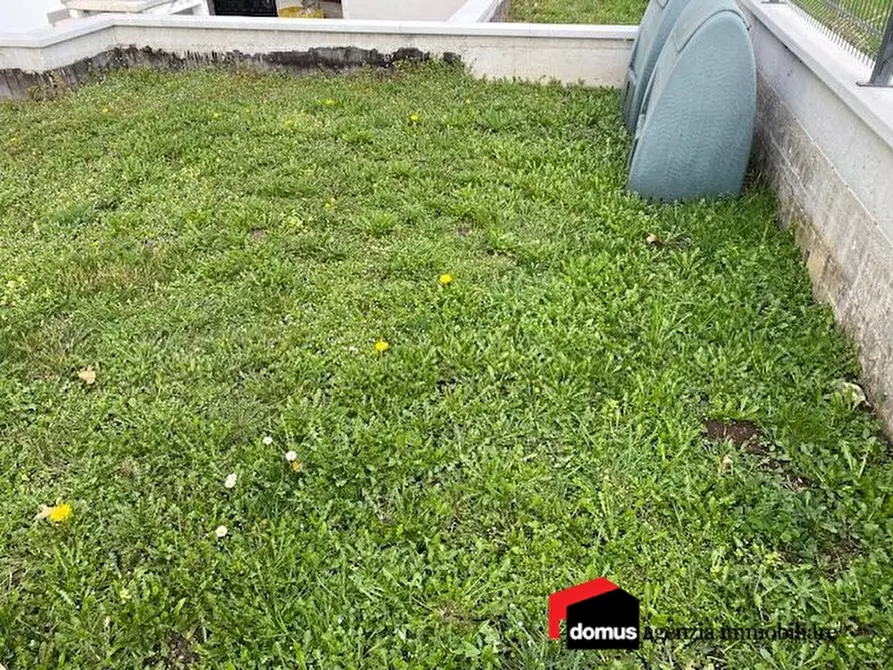 Immagine 5 di Casa semindipendente in vendita  a Carrè