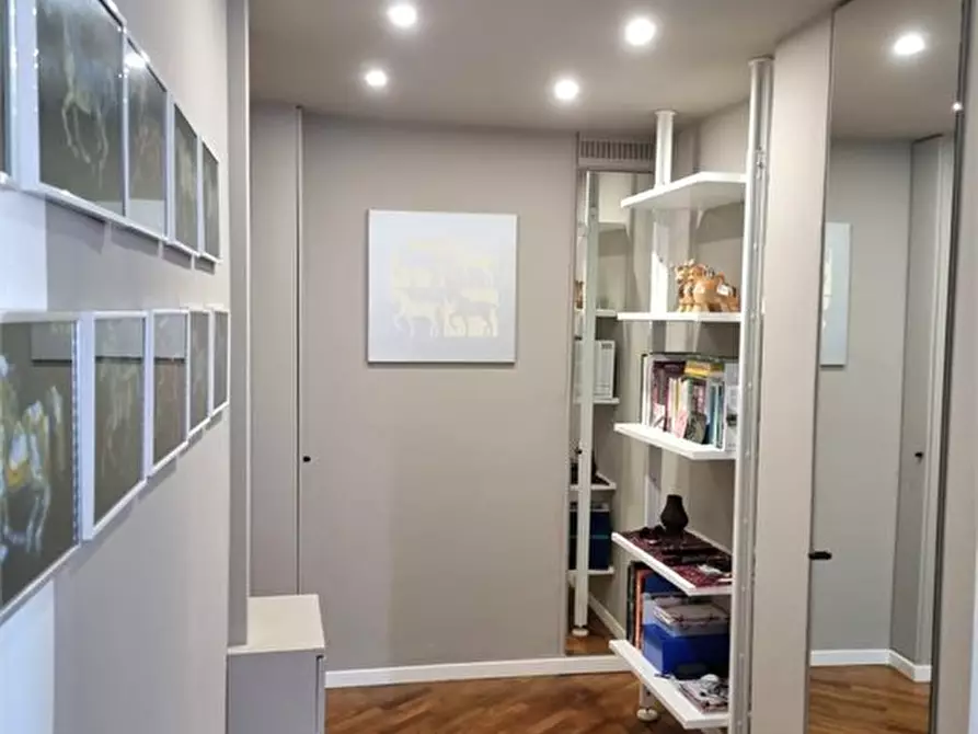 Immagine 4 di Appartamento in vendita  11 a Milano