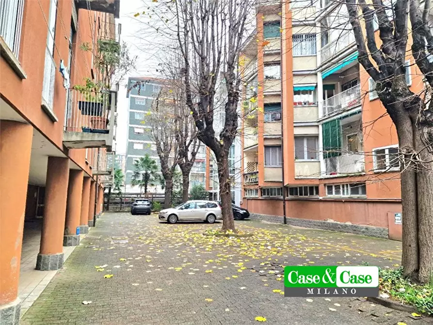 Immagine 2 di Appartamento in vendita  27 a Milano