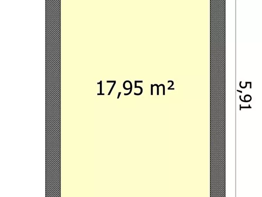 Immagine 1 di Garage in vendita  250 a Brindisi