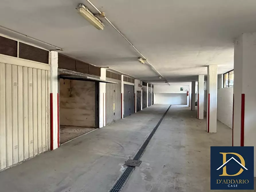 Immagine 2 di Garage in vendita  21 a Taranto