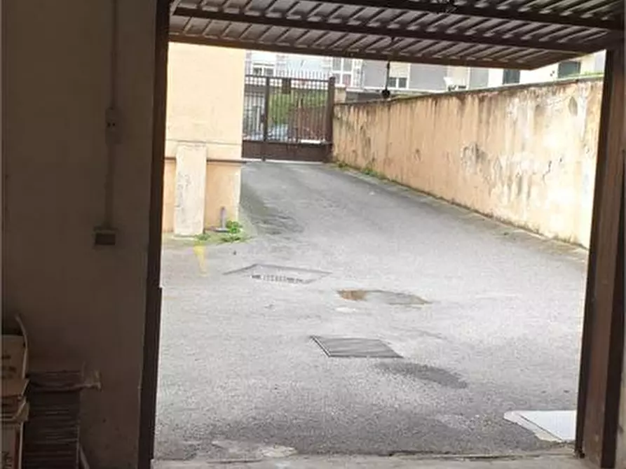 Immagine 4 di Garage in vendita  a Palermo