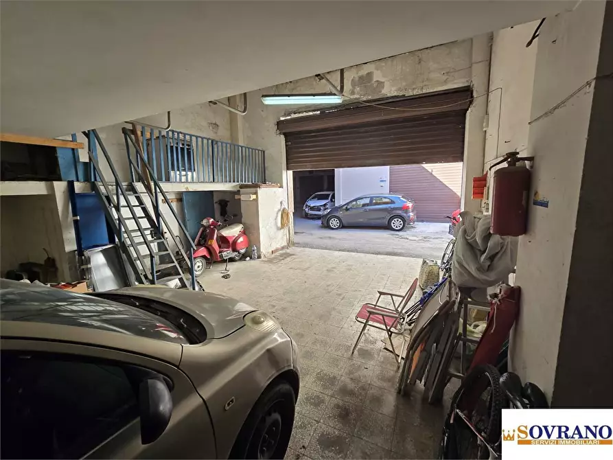 Immagine 5 di Garage in vendita  a Palermo