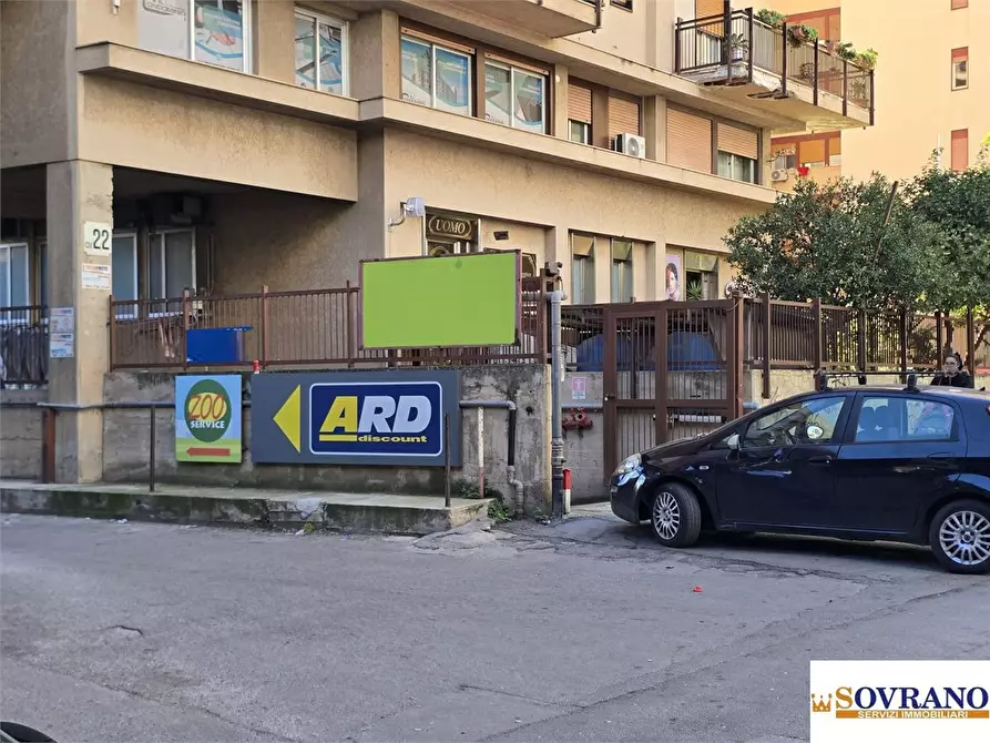 Immagine 2 di Garage in vendita  a Palermo