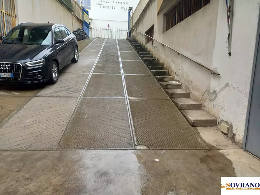 Immagine 9 di Garage in vendita  a Palermo