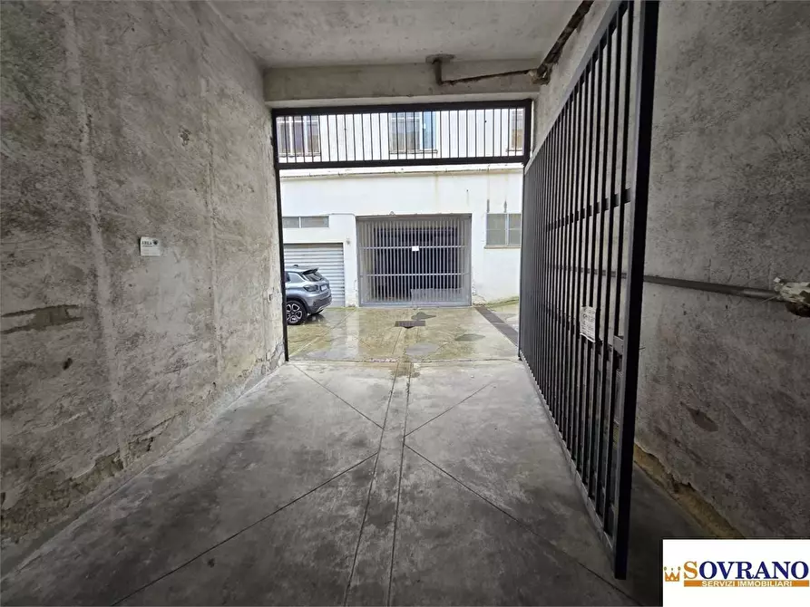 Immagine 6 di Garage in vendita  a Palermo
