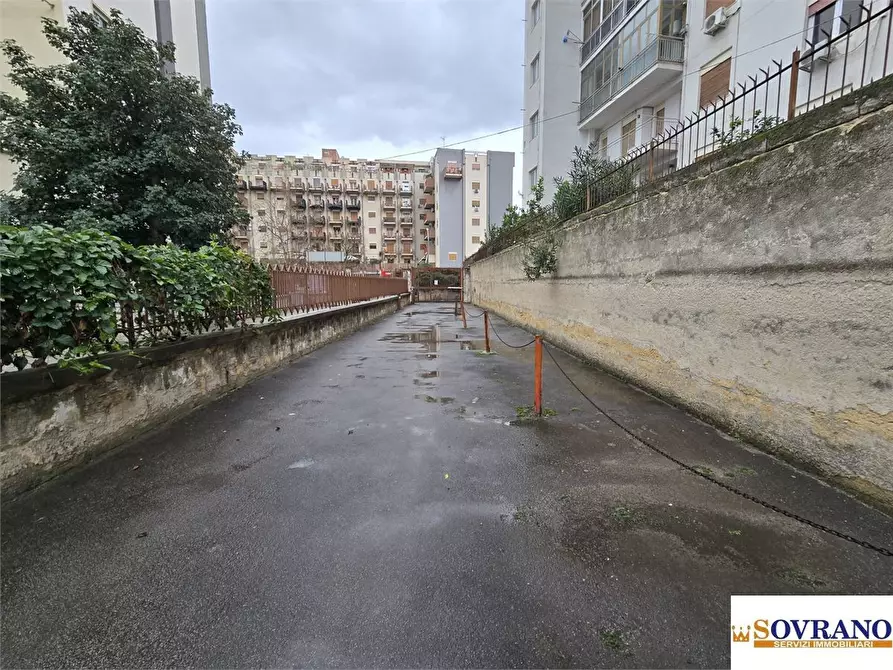 Immagine 7 di Garage in vendita  a Palermo