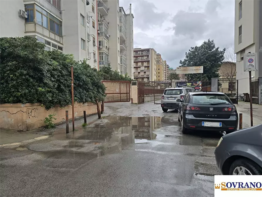 Immagine 8 di Garage in vendita  a Palermo