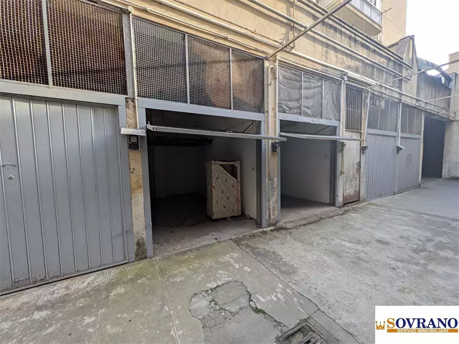 Immagine 10 di Garage in vendita  a Palermo