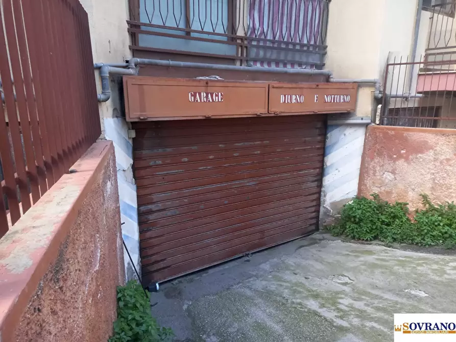 Immagine 1 di Garage in vendita  a Palermo