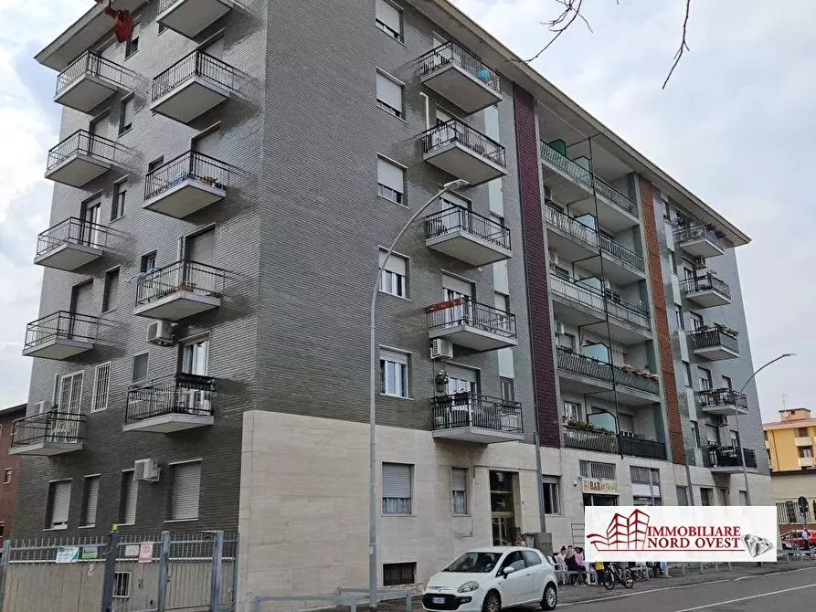 Immagine 7 di Garage in vendita  80 a Magenta