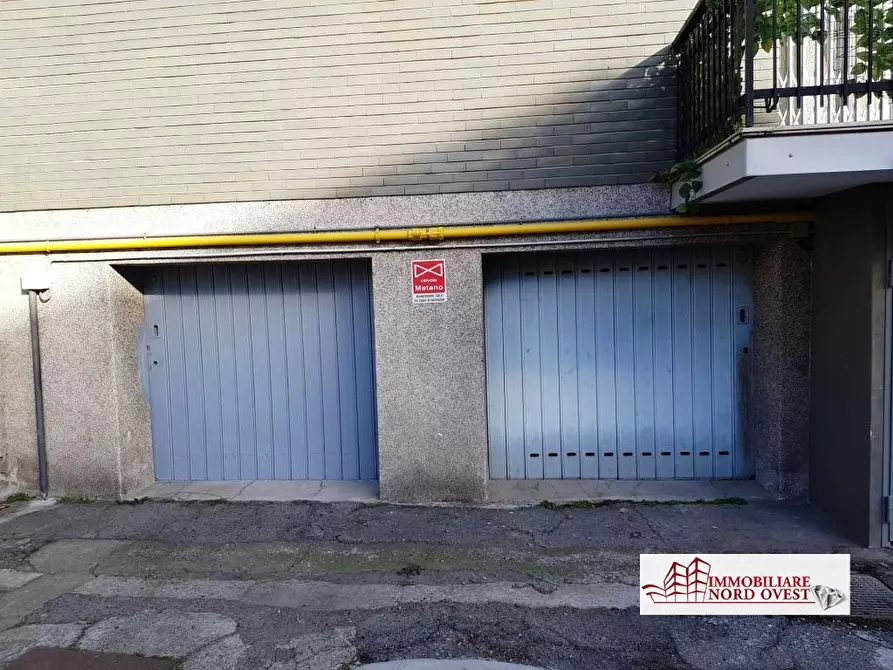 Immagine 4 di Garage in vendita  84 a Magenta