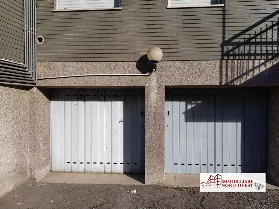 Immagine 6 di Garage in vendita  84 a Magenta
