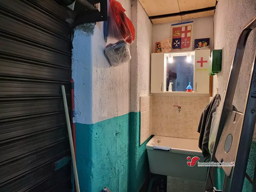 Immagine 5 di Garage in vendita  a Palermo
