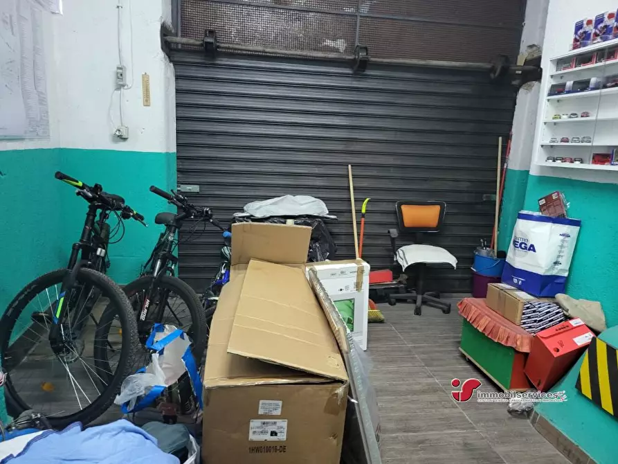 Immagine 3 di Garage in vendita  a Palermo
