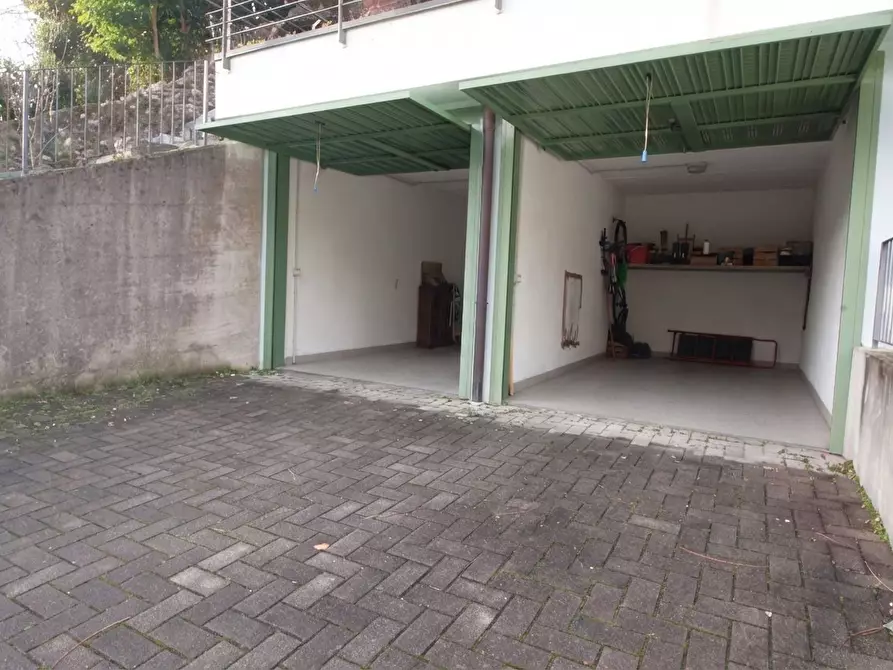 Immagine 6 di Garage in vendita  a Mandello Del Lario