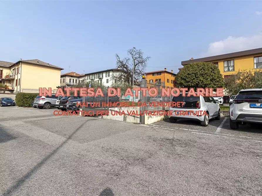 Immagine 1 di Garage in vendita  a Mandello Del Lario