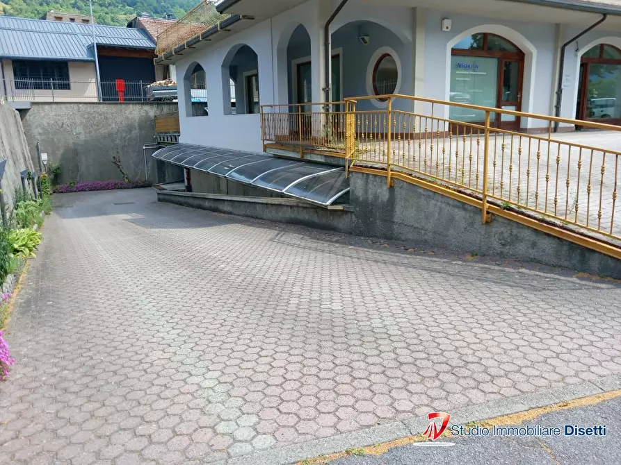 Immagine 1 di Garage in vendita  a Edolo