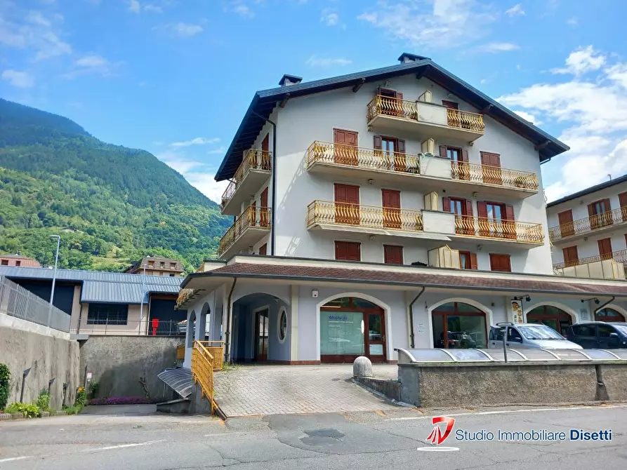 Immagine 3 di Garage in vendita  a Edolo