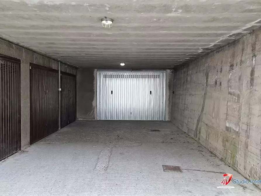 Immagine 3 di Garage in vendita  187/B a Edolo