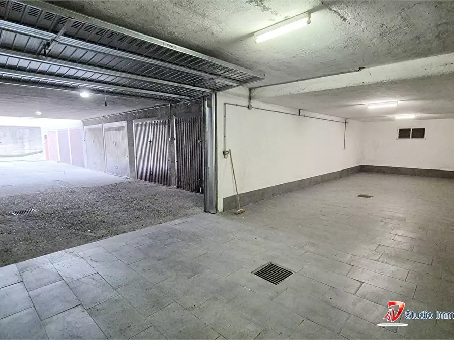 Immagine 1 di Garage in vendita  187/B a Edolo