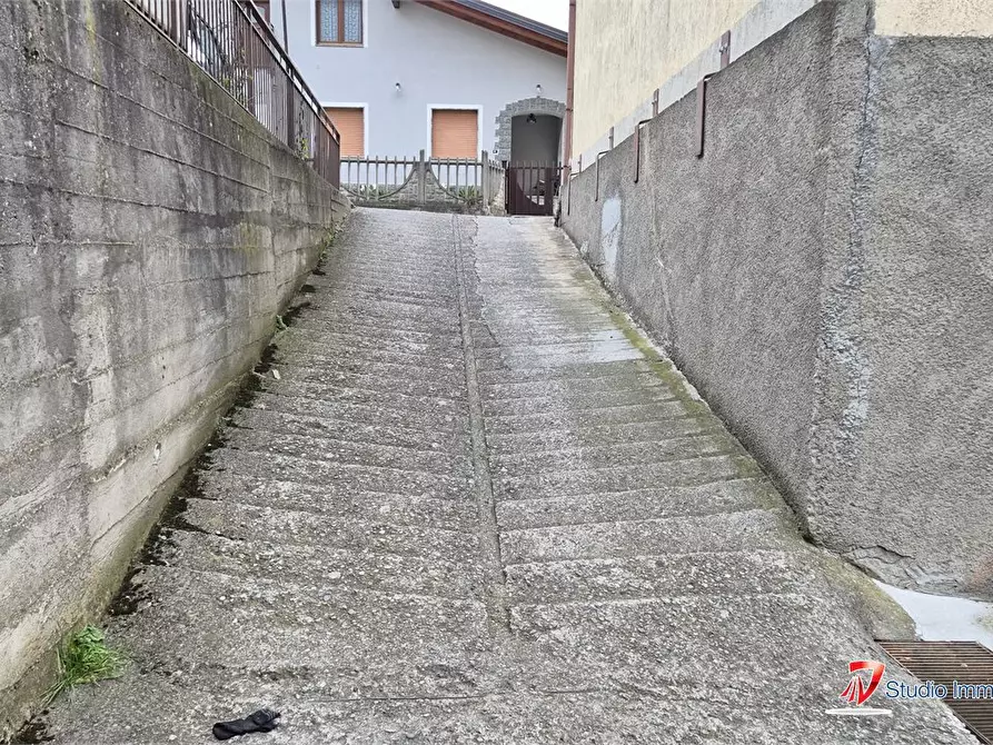 Immagine 5 di Garage in vendita  187/B a Edolo