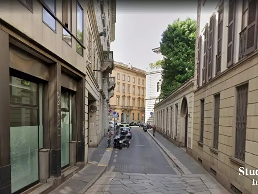 Immagine 5 di Garage in vendita  10 a Milano