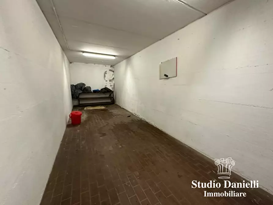 Immagine 6 di Garage in vendita  3 a Carate Brianza