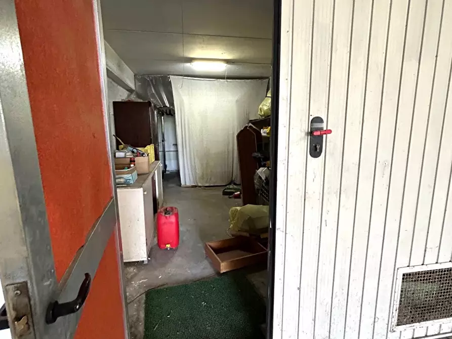 Immagine 4 di Garage in vendita  a Poggio Mirteto
