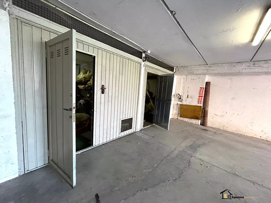 Immagine 6 di Garage in vendita  a Poggio Mirteto