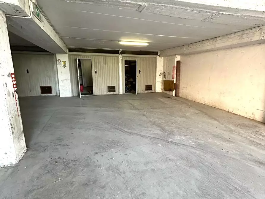 Immagine 2 di Garage in vendita  a Poggio Mirteto