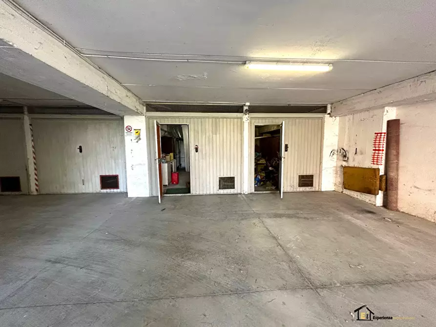 Immagine 1 di Garage in vendita  a Poggio Mirteto