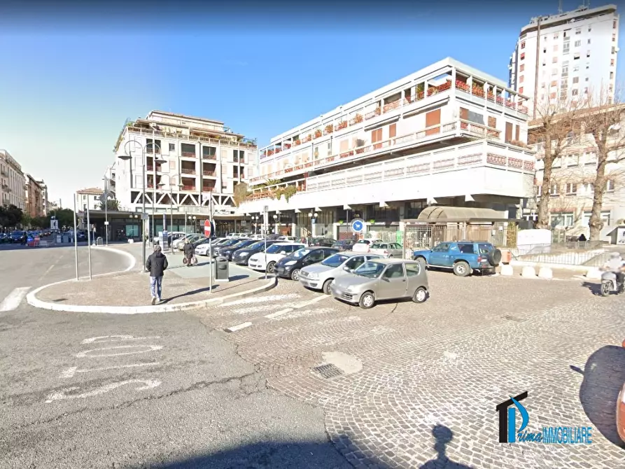 Immagine 2 di Garage in vendita  a Terni