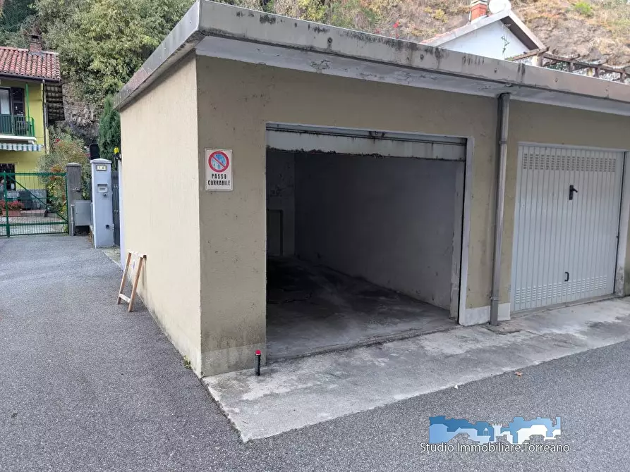 Immagine 1 di Garage in vendita  12 a Ivrea