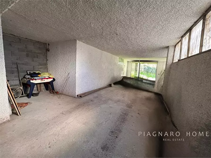Immagine 4 di Garage in vendita  24 a Pontremoli