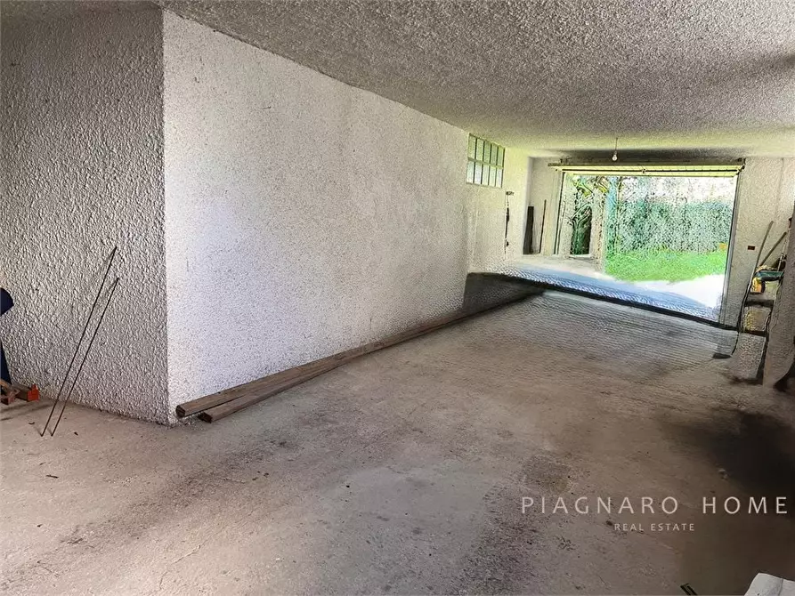 Immagine 3 di Garage in vendita  24 a Pontremoli