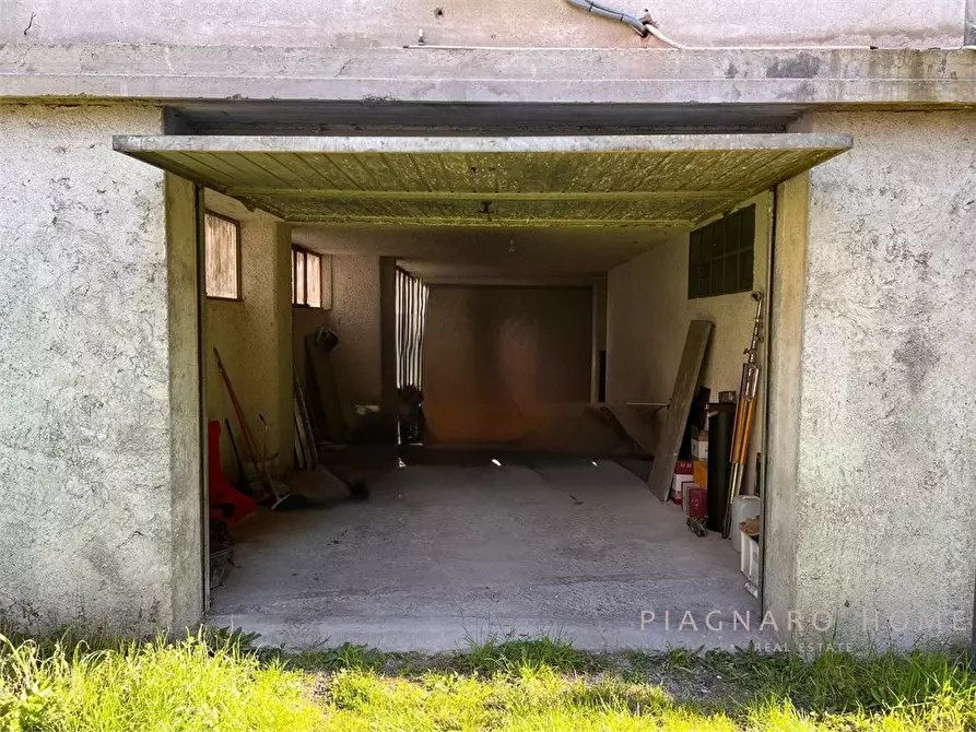 Immagine 1 di Garage in vendita  24 a Pontremoli