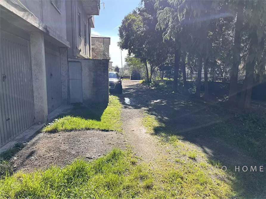 Immagine 9 di Garage in vendita  24 a Pontremoli